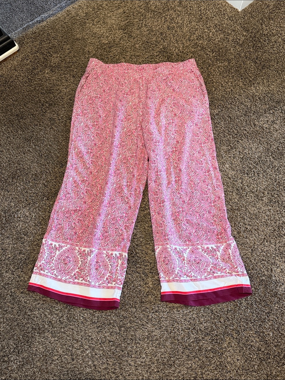 J. Jill Pink Paisley Pull-On Cropped Pants with Border Hem